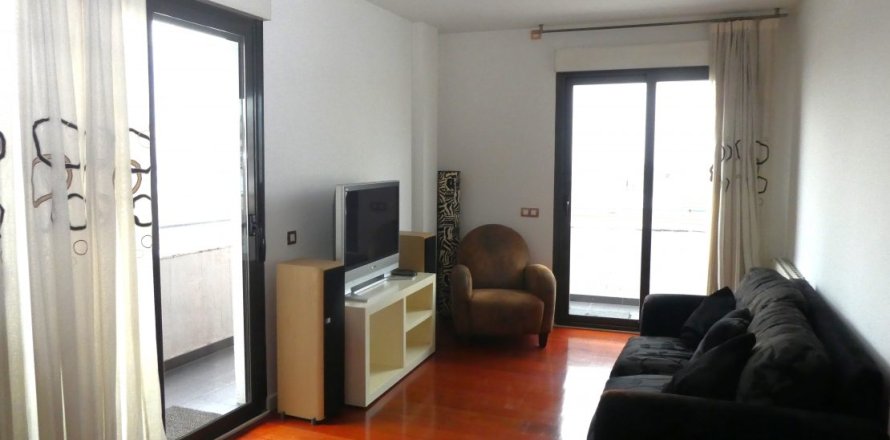 2 bedrooms Apartment in Madrid, Spain No. 26983