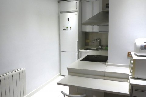 2 bedrooms Apartment in Madrid, Spain No. 26983 10