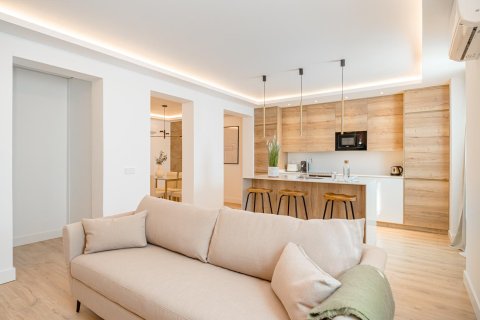 3 dormitorios Apartment en Madrid, Spain No. 26859 3