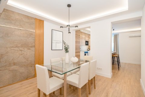 3 dormitorios Apartment en Madrid, Spain No. 26859 2