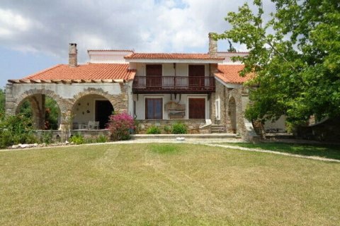 6 bedrooms Villa in Euboea, Greece No. 55264 1