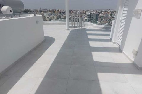 3 bedrooms Penthouse in Larnaca, Cyprus No. 71704 9