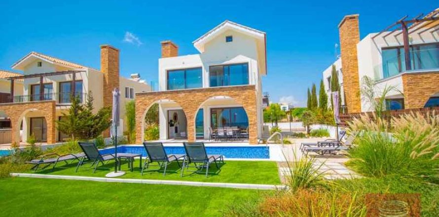 5 bedrooms Villa in Ayia Napa, Cyprus No. 62683