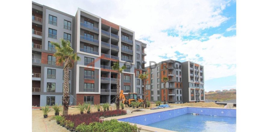 4+1 Apartment en Basaksehir, Turkey No. 17417