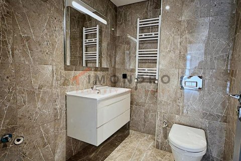 2+1 Apartment en Kadikoy, Turkey No. 17039 8