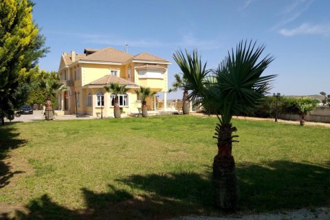 6 dormitorios Villa en Nicosia, Cyprus No. 51341 2