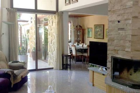 6 dormitorios House en Strovolos, Cyprus No. 62947 2