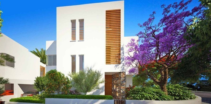 4 bedrooms House in Paphos, Cyprus No. 37352