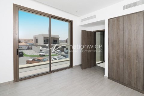 4 dormitorios Villa en  Yas Island, UAE No. 4252 8