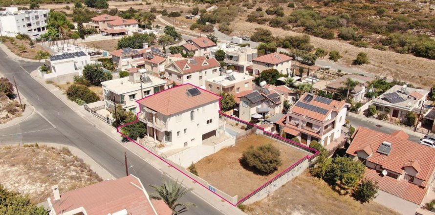 4 dormitorios Villa en Germasogeia, Cyprus No. 53253