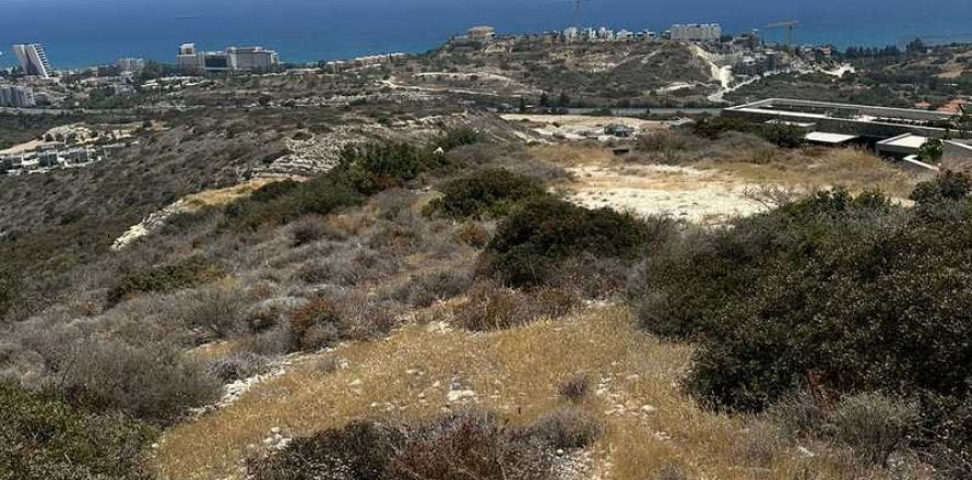 1025m² Land in Agios Tychonas, Cyprus No. 64595