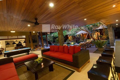 4 bedrooms Villa in Seminyak, Indonesia No. 22915 23