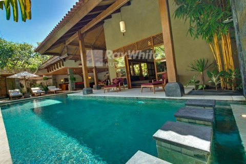 4 bedrooms Villa in Seminyak, Indonesia No. 22915 6