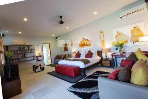 4 bedrooms Villa in Seminyak, Indonesia No. 22915 10