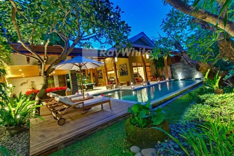 4 bedrooms Villa in Seminyak, Indonesia No. 22915 9