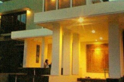 8 bedrooms House in Kerobokan, Indonesia No. 22960 15