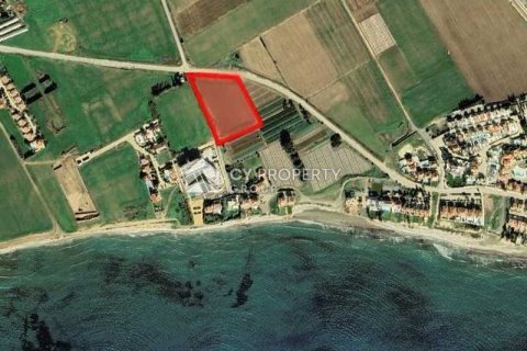 9732m² Land in Pervolia, Cyprus No. 42172 1