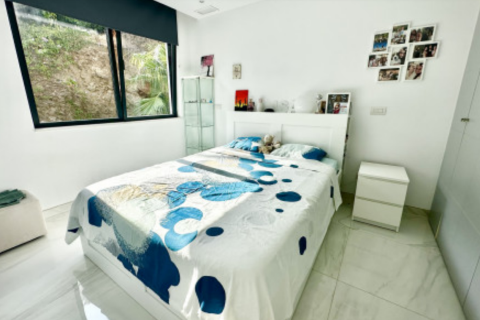 5 bedrooms Villa in Mijas Costa, Spain No. 27560 8