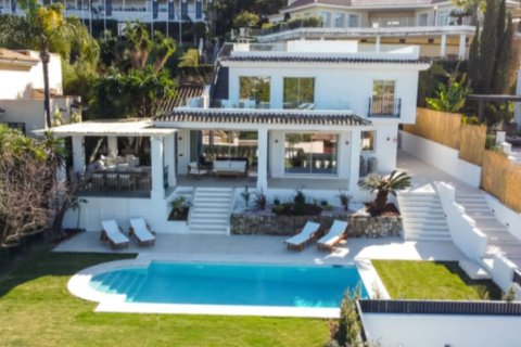 5 bedrooms Villa in Marbella, Spain No. 27510 11