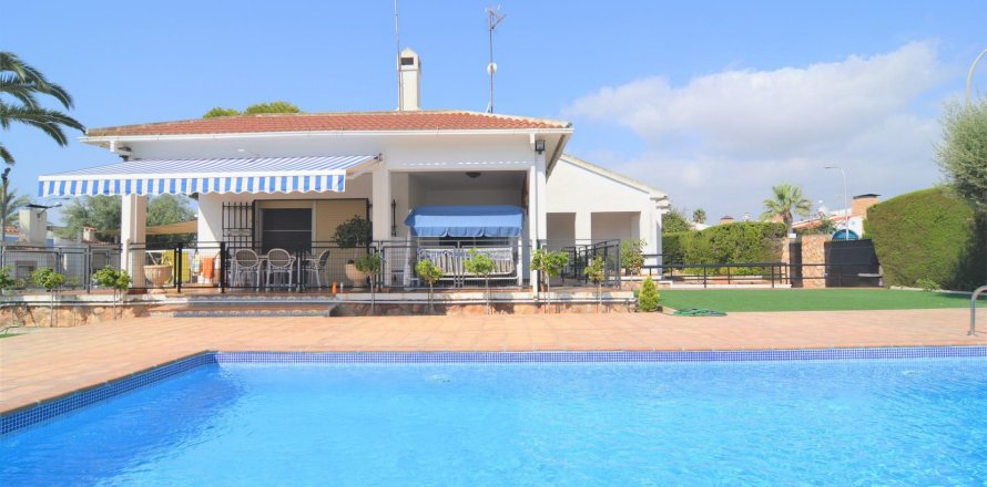 4 dormitorios Villa en Campoamor, Spain No. 26446