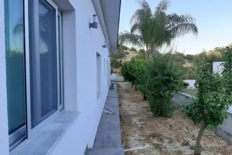 4 bedrooms House in Alassa, Cyprus No. 39938 5