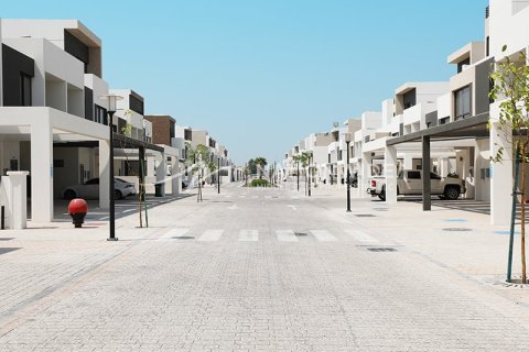 3 bedrooms Townhouse in Abu Dhabi, UAE No. 3929 9