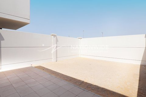 3 bedrooms Townhouse in Abu Dhabi, UAE No. 3929 12