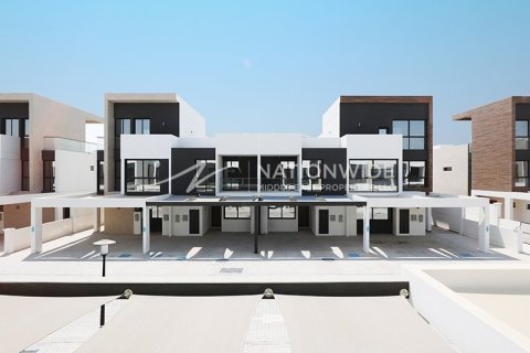 3 bedrooms Townhouse in Abu Dhabi, UAE No. 3929 1