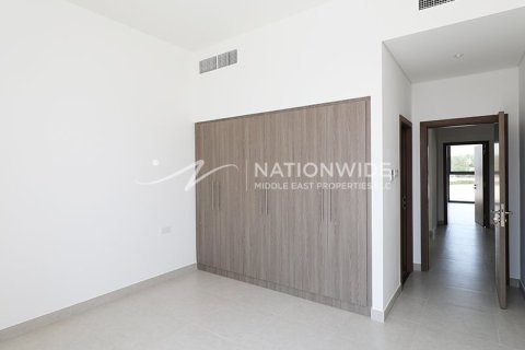 3 bedrooms Townhouse in Abu Dhabi, UAE No. 3929 2