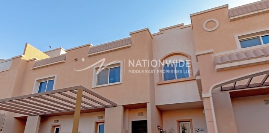 5 dormitorios Villa en Abu Dhabi, UAE No. 3930