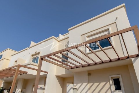 5 dormitorios Villa en Abu Dhabi, UAE No. 3928 1