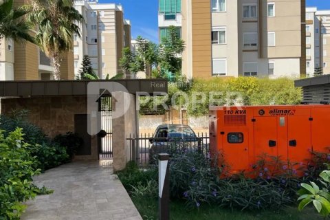 4 rooms Appartement à Muratpasa, Turkey No. 12830 2