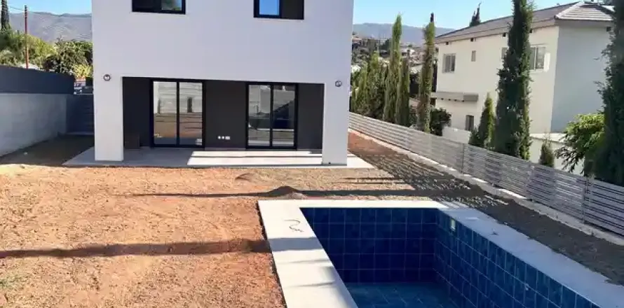 3 bedrooms House in Pyrgos, Cyprus No. 30358