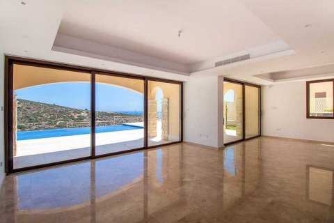 4 bedrooms Villa in Kouklia, Cyprus No. 30579 5