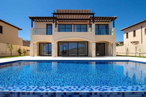 4 bedrooms Villa in Kouklia, Cyprus No. 30579 3