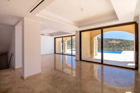 4 bedrooms Villa in Kouklia, Cyprus No. 30579 4