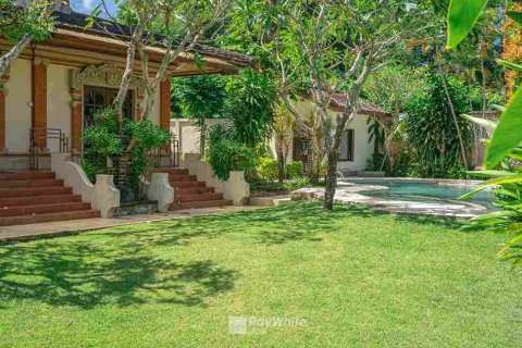 3 bedrooms Villa in Legian, Indonesia No. 23494 1