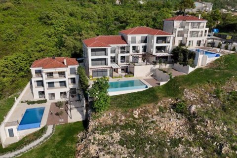 450m² House en Budva, Montenegro No. 66712 3