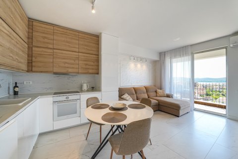 2 dormitorios Apartment en Tivat, Montenegro No. 66714 6