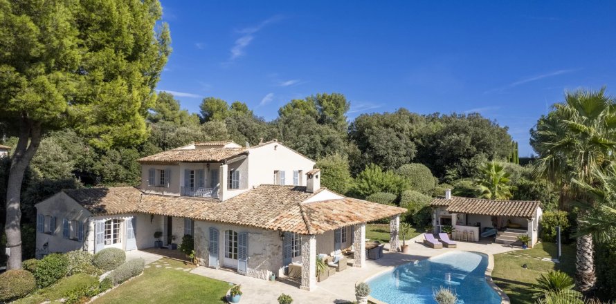 3 bedrooms Villa in Saint-Paul-de-Vence, France No. 67264