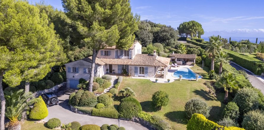 3 dormitorios Villa en Saint-Paul-de-Vence, France No. 67264