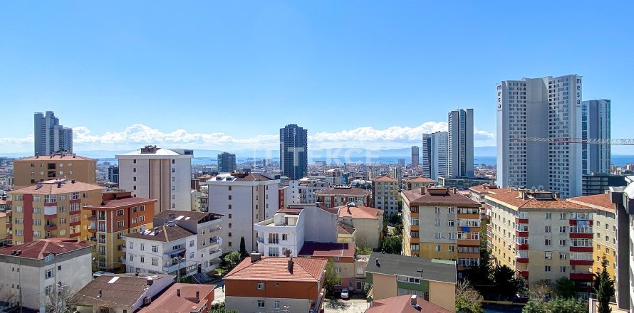 3+1 Apartment en Istanbul, Turkey No. 13368