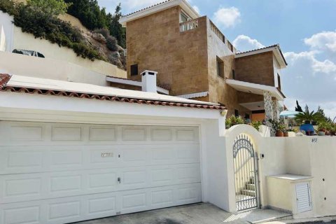 4 bedrooms Villa in Chloraka, Cyprus No. 62493 3