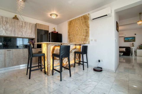 4 bedrooms Villa in Chloraka, Cyprus No. 62493 9