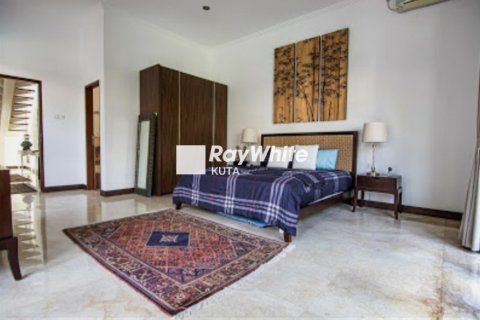 3 bedrooms Villa in Jimbaran, Indonesia No. 23029 6