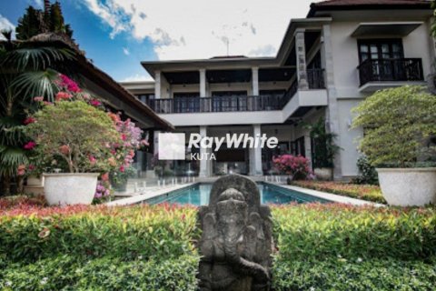 3 bedrooms Villa in Jimbaran, Indonesia No. 23029 3