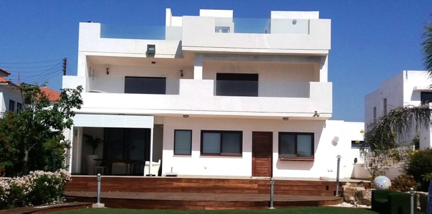 Studio Villa in Larnaca, Cyprus No. 50045