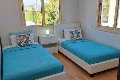 3 bedrooms House in Mazotos, Cyprus No. 52643 14