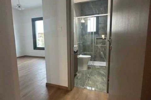 3 bedrooms Apartment in Limassol, Cyprus No. 77599 14