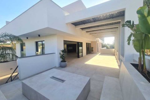 7 dormitorios Villa en Latsia, Cyprus No. 63089 1